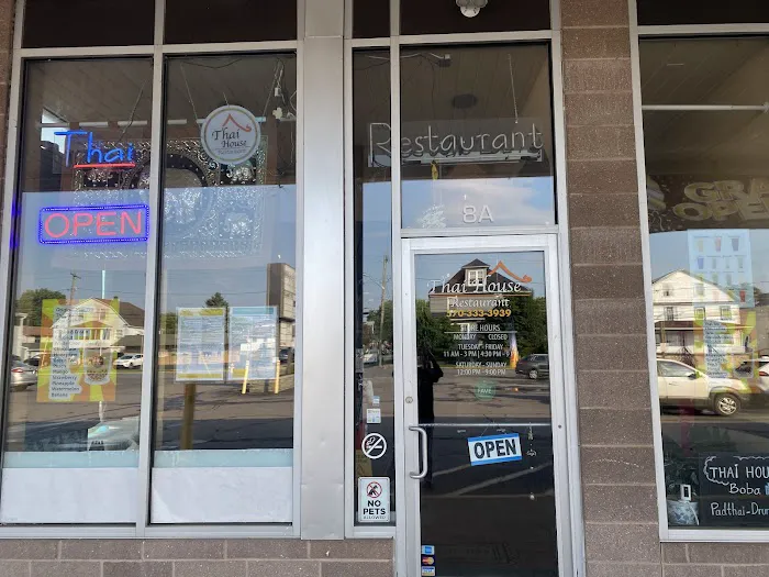 Thai House Restaurant Picture 2