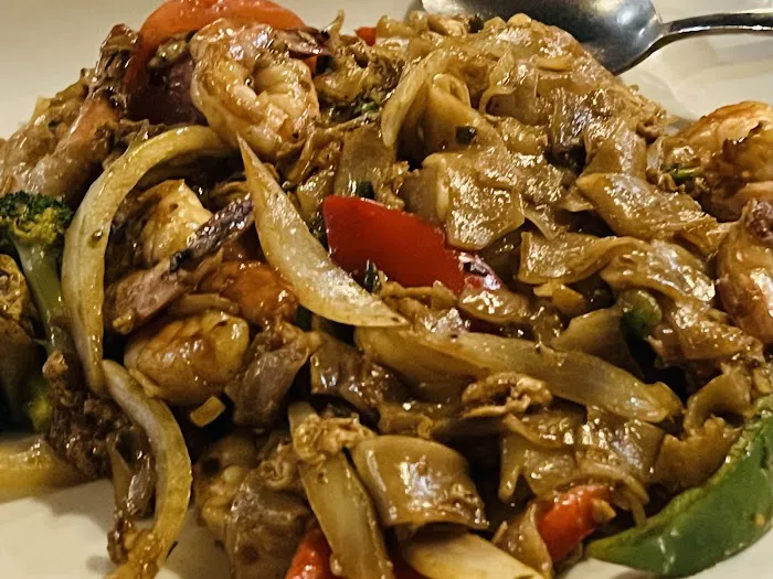 Thai Avenue Restaurant Picture 3