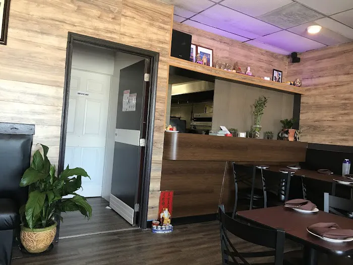 Pinto Thong Thai Cuisine Picture 10