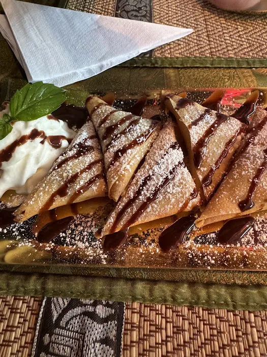 Lucky Elephant Cafe Picture 5