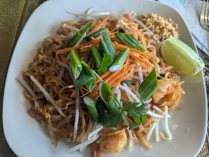 Lucky Elephant Cafe Picture 2