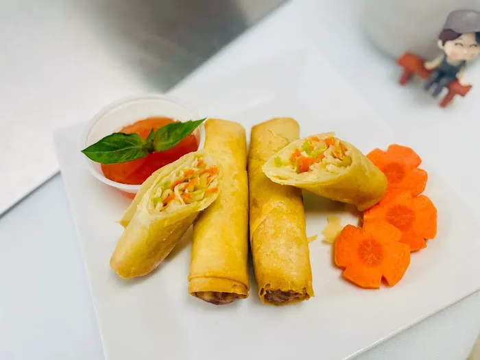 Lucky Elephant Cafe Picture 9