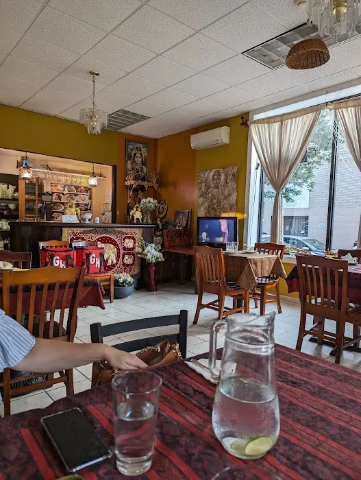 Ameri Thai Bistro Picture 7