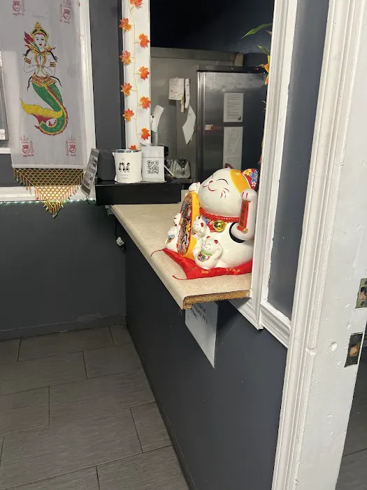 Circles Thai South Philly Picture 2