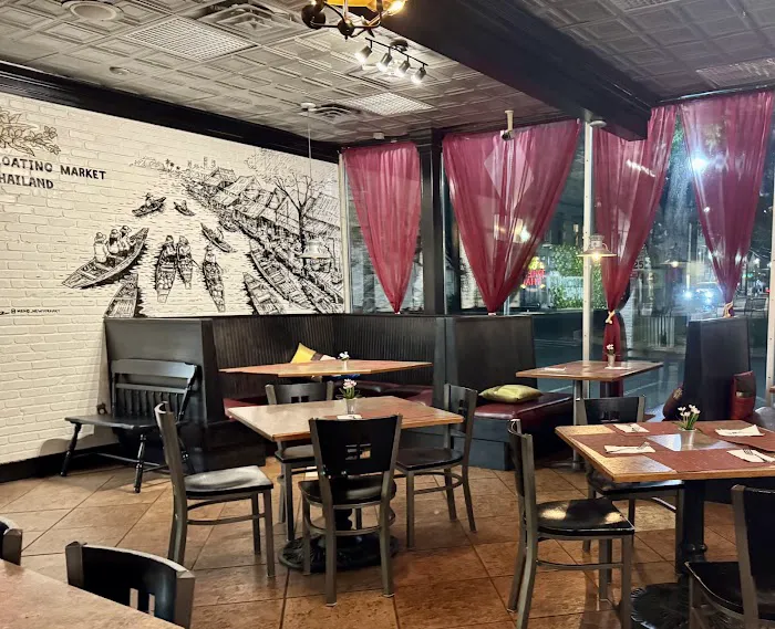 Phen Thai Kitchen Picture 1