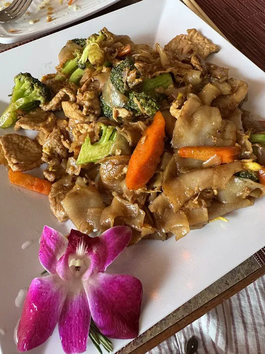 Phen Thai Kitchen Picture 2