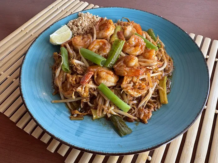 Mai Thai Restaurant - Thai & Ramen & Asian Food & Boba Bubble Tea Drinks Picture 1