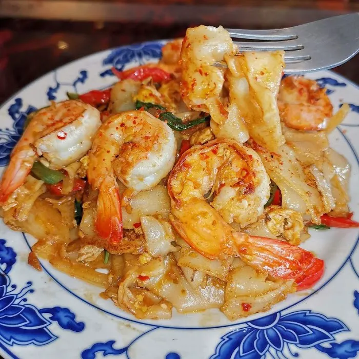 Mai Thai Restaurant - Thai & Ramen & Asian Food & Boba Bubble Tea Drinks Picture 3