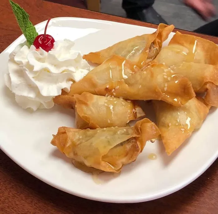 Sri Thai Restaurant 315 York ST unit B West Haven CT 06516 Picture 3