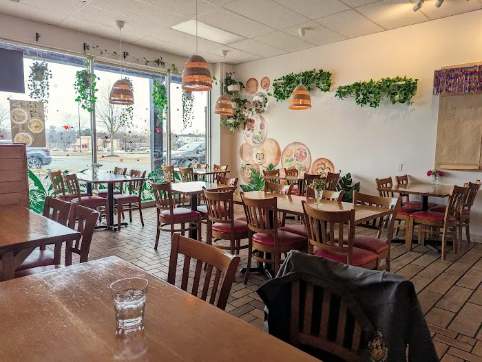 Mae Ploy Thai Cuisine Picture 1