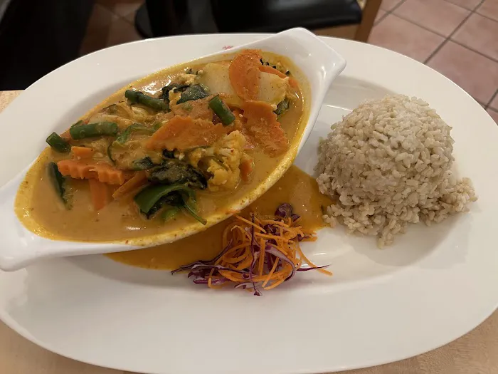 Heng's Thai Cuisine Picture 9