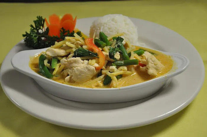 Nadia Thai Chef Picture 2