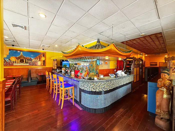 Thai Palace Picture 4