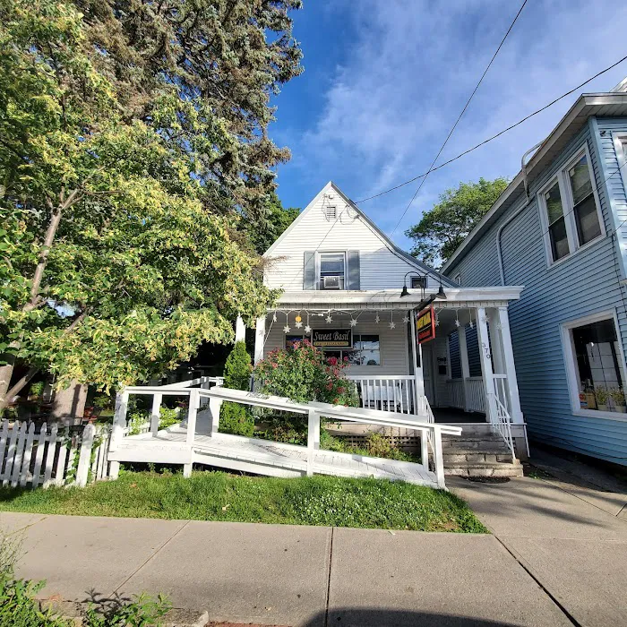 Sweet Basil Thai Restaurant Picture 6