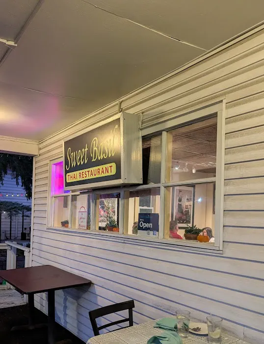 Sweet Basil Thai Restaurant Picture 2