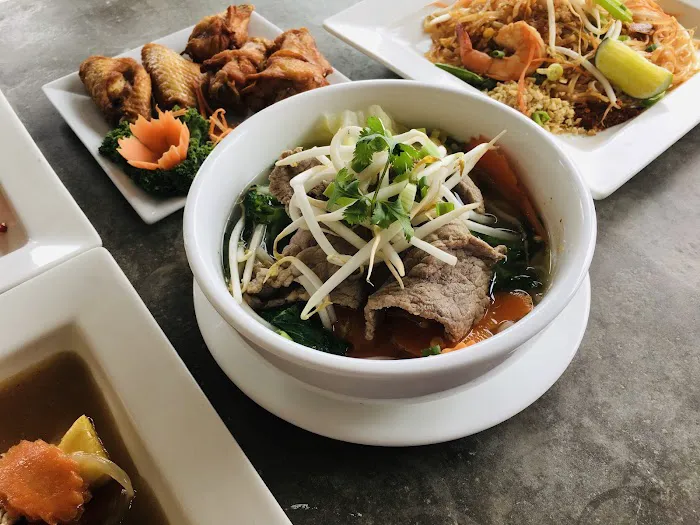 Lucky Thai Kitchen Picture 7