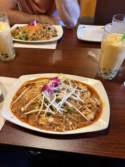 Kob Jai Pho and Thai Restaurant Picture 7