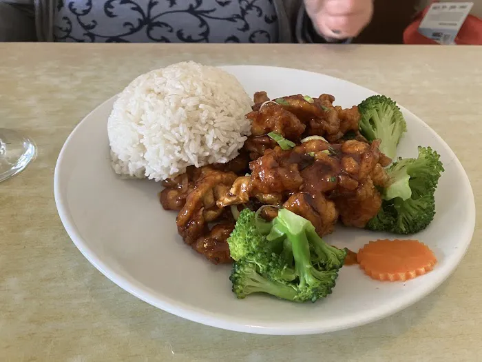 Thai House Restaurant and Sushi Bar Picture 1