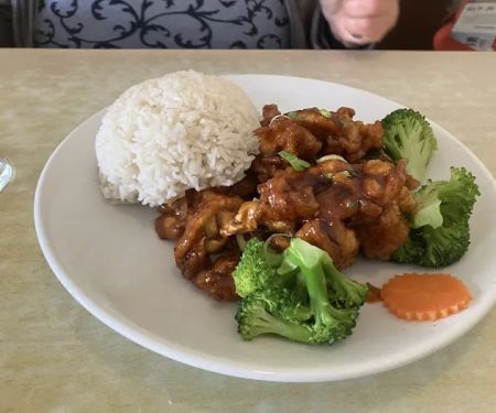 Thai House Restaurant and Sushi Bar