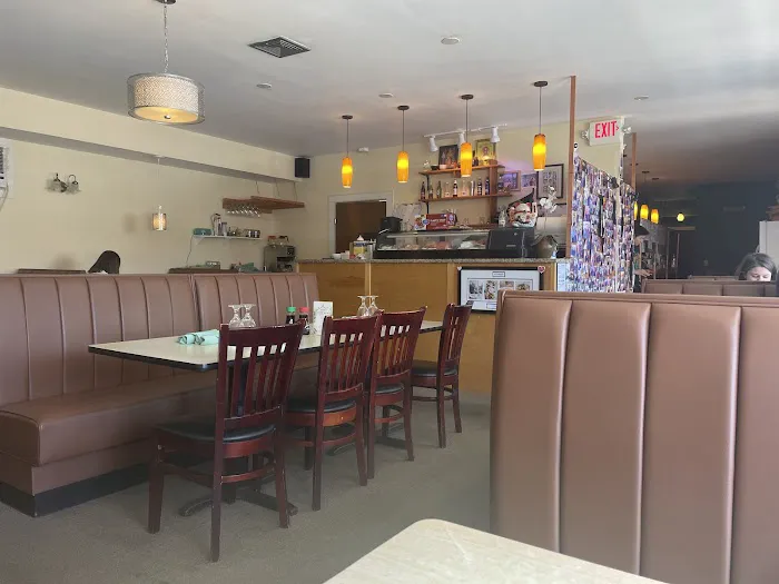 Thai House Restaurant and Sushi Bar Picture 7