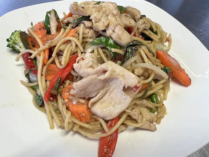 WINGS & THAI STATION Picture 6