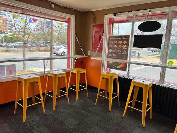 WINGS & THAI STATION Picture 4