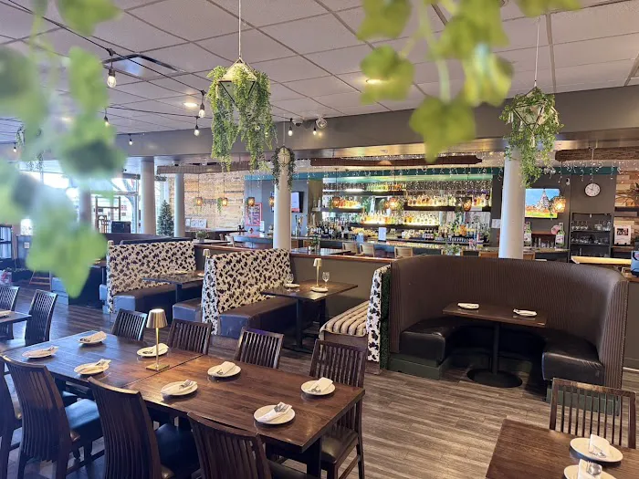 The Riverfront Asian Cuisine & Bar Picture 6