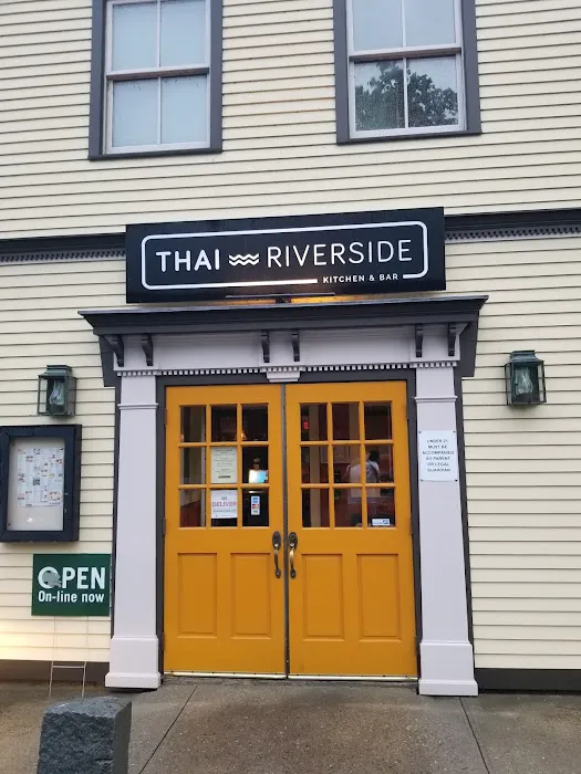 Thai Riverside Picture 9