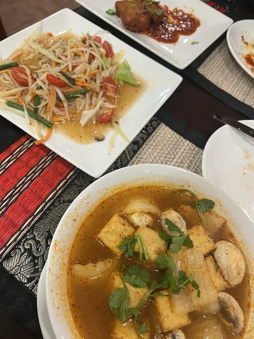 Thai Lan Xang Restaurant Picture 8