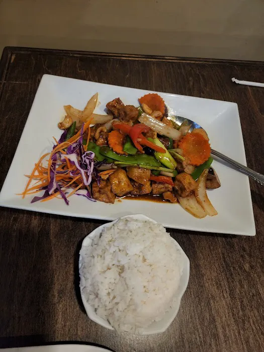 Basil n' Spice Thai Cuisine Picture 7
