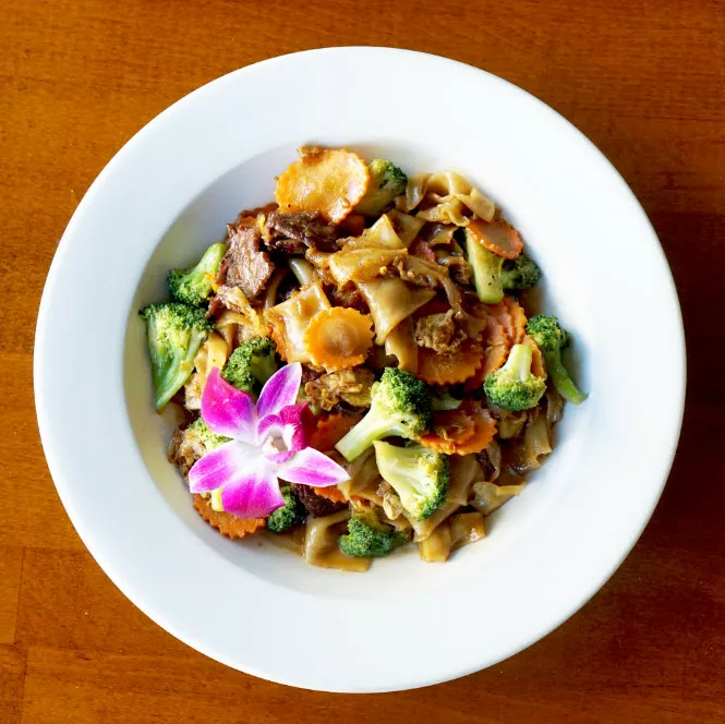 TONG TA Thai Restaurant Picture 6