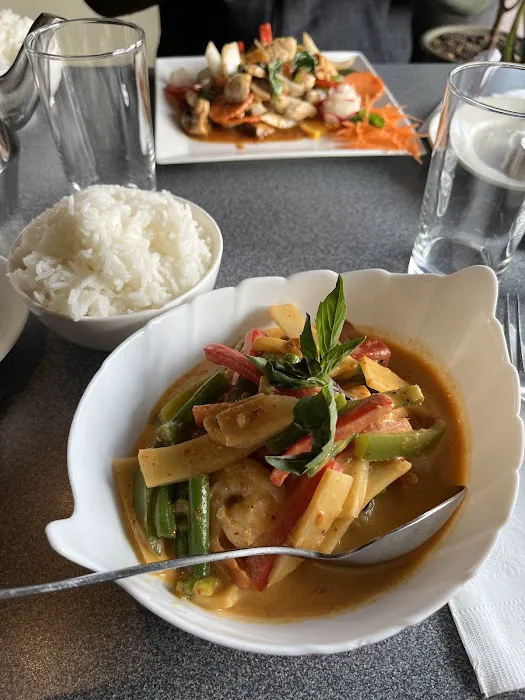 Mint & Maki Picture 2