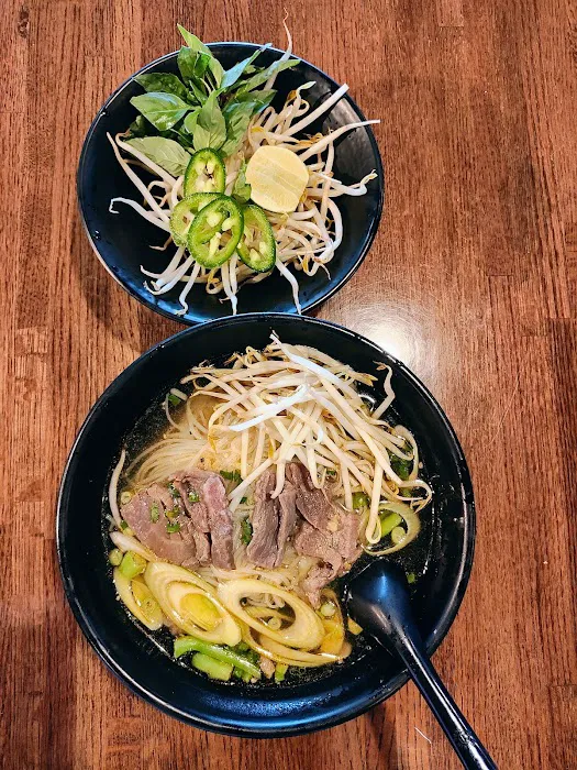 Blue Moon Thai Cuisine & Bar Picture 5