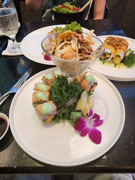 Tuk Tuk Thai Cuisine and Sushi Picture 2