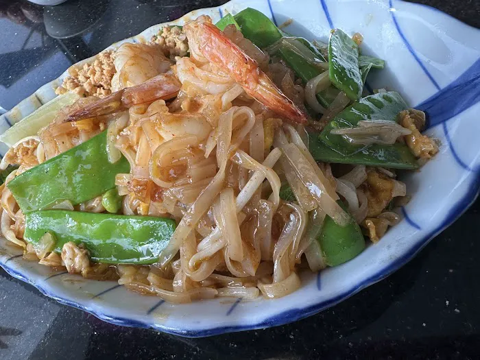 Tuk Tuk Thai Cuisine and Sushi Picture 1