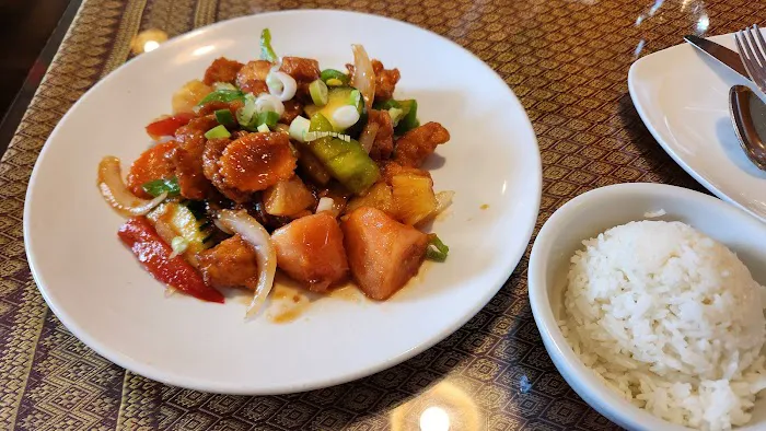 Pim's Thai Orchid Picture 4