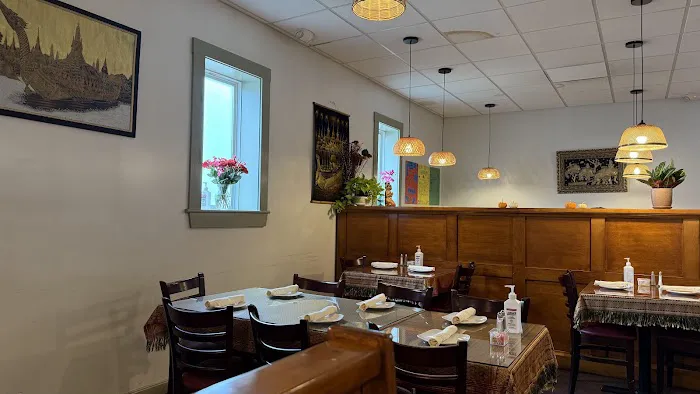 Pim's Thai Orchid Picture 2