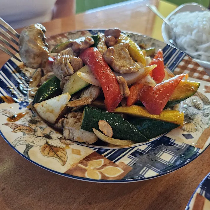 Ruk Mae Healthy Thai Cuisine Picture 10