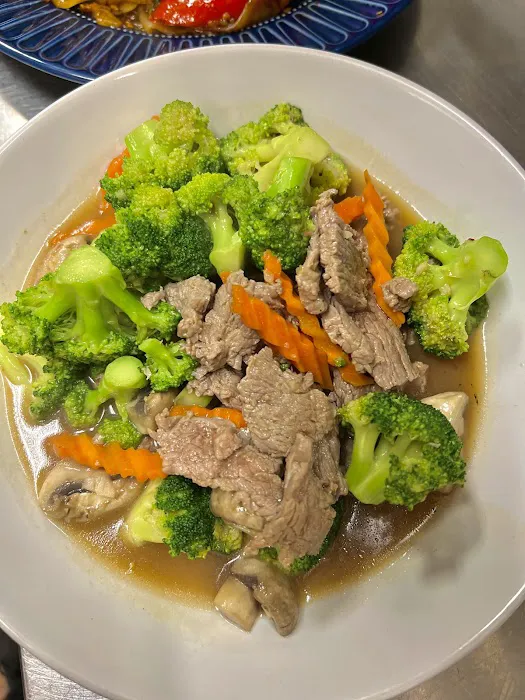 Nisa's Thai Picture 5