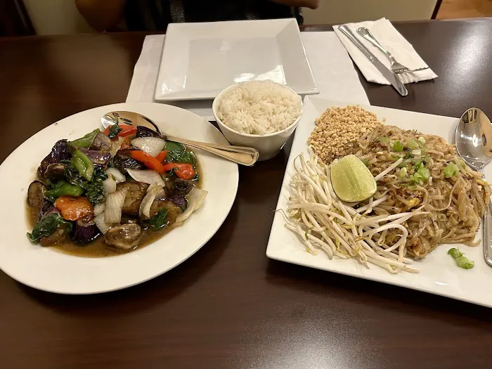 Bangkok Cuisine, Mashpee Picture 4