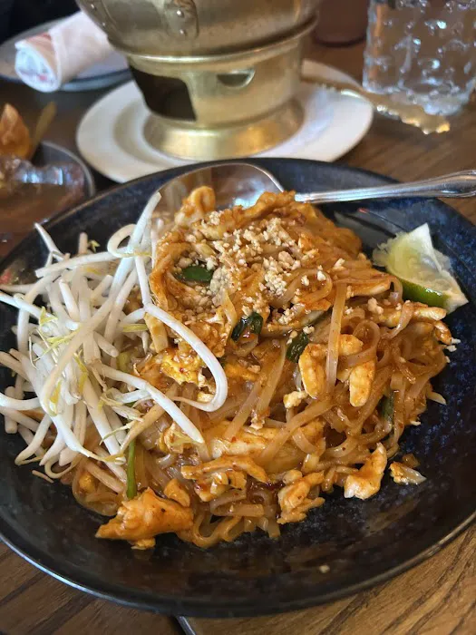 Four Spoons Thai Inspired Cuisine & Bar Picture 4