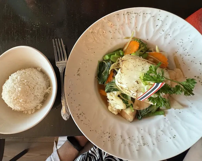 Four Spoons Thai Inspired Cuisine & Bar Picture 9