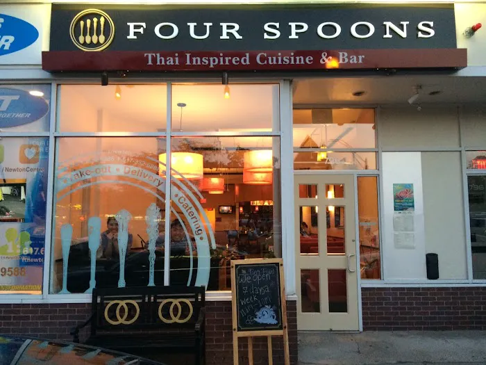 Four Spoons Thai Inspired Cuisine & Bar Picture 3