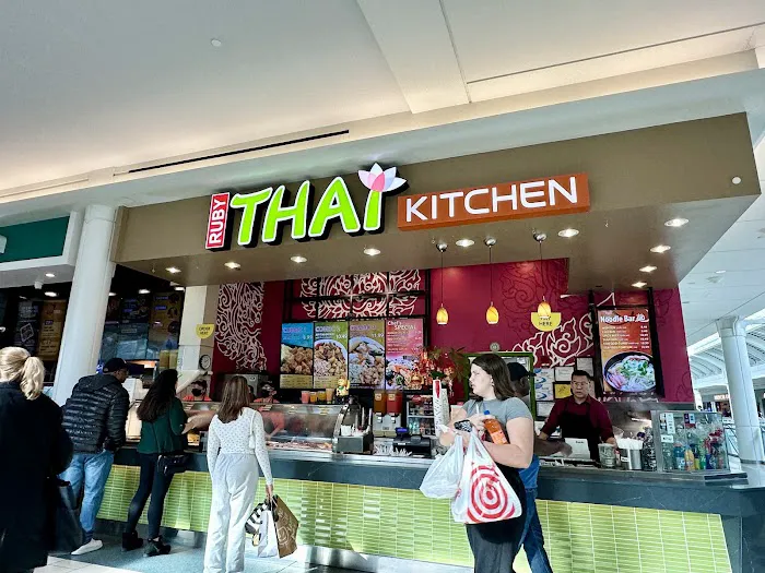 Ruby Thai South Shore Plaza Picture 9