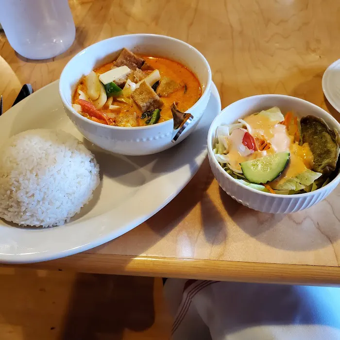 Aroi Thai Cuisine Concord NH Picture 10