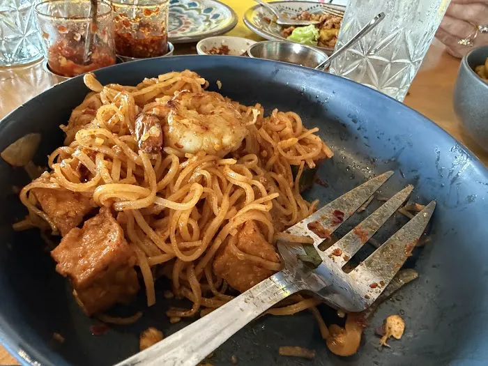 Lots of Eats Thai Kitchen Picture 6