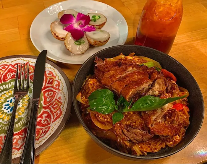 Lots of Eats Thai Kitchen Picture 4