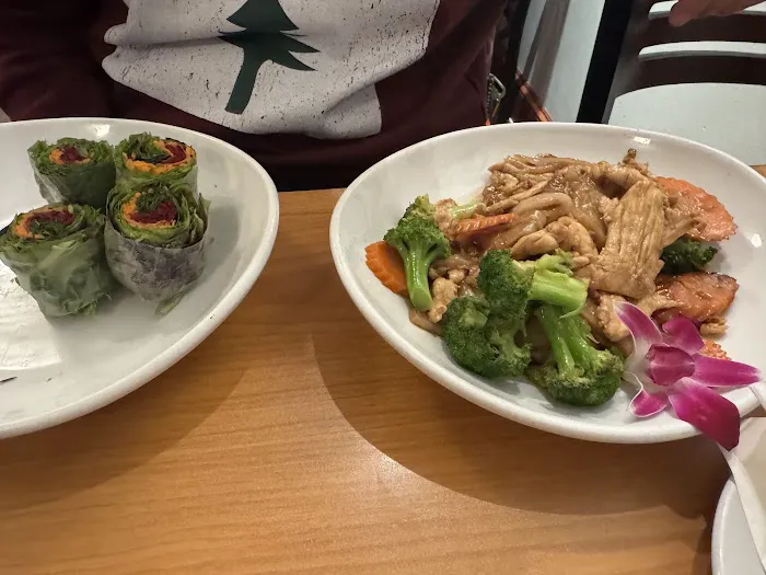 Taste the Thai & Sushi House Picture 1