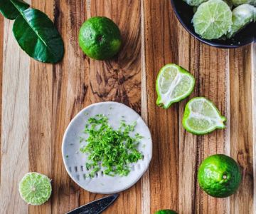 Thai Food Ingredient Spotlight: Dried Kaffir Lime — What & How