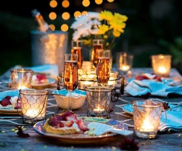 Thai Food for Date Night In: Candlelight + Curry for the Perfect Evening